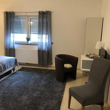 Pension Am Roemerhof Münzenberg Buitenkant foto